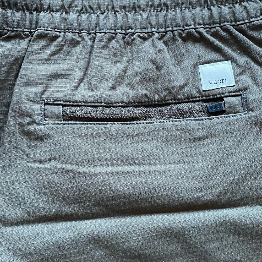 NWT Vuori Vintage Ripstop Shorts in Dark Oregano - Picture 8 of 10